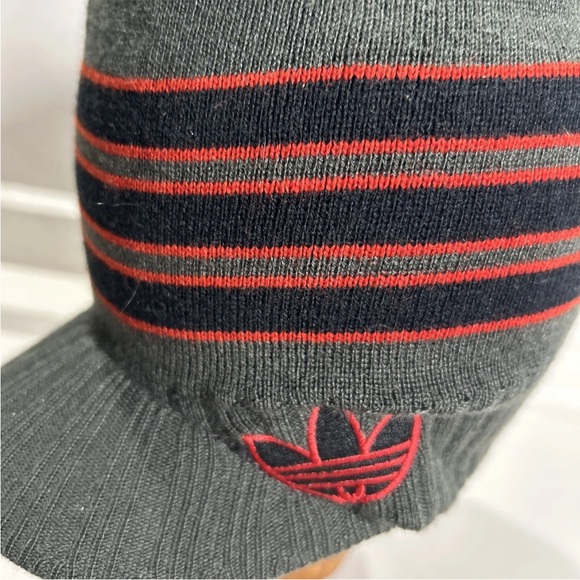 Adidas Gray Red Striped Tight Knit Fleece Brim Beanie Hat Women’s OS Trefoil - Picture 4 of 8